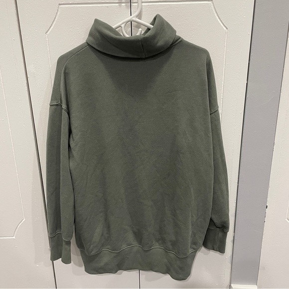 Aerie Green Turtle Neck Oversized Sweatshirt - Picture 2 of 11